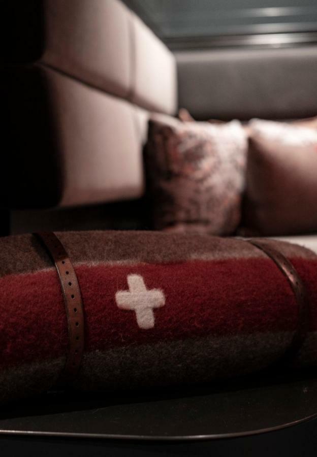 Huus Gstaad Hotell Saanen Eksteriør bilde